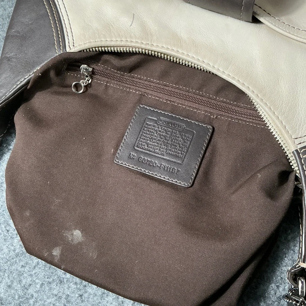 Coach Soho 2007 Buckle Hobo Bag Cream Brown Leather Shoulder Bag F11187